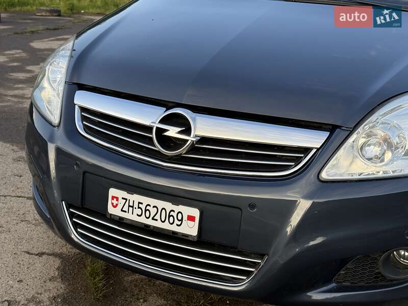 Минивэн Opel Zafira 2010 в Дрогобыче