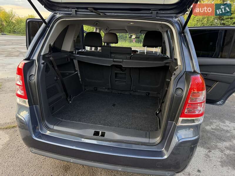 Минивэн Opel Zafira 2010 в Дрогобыче