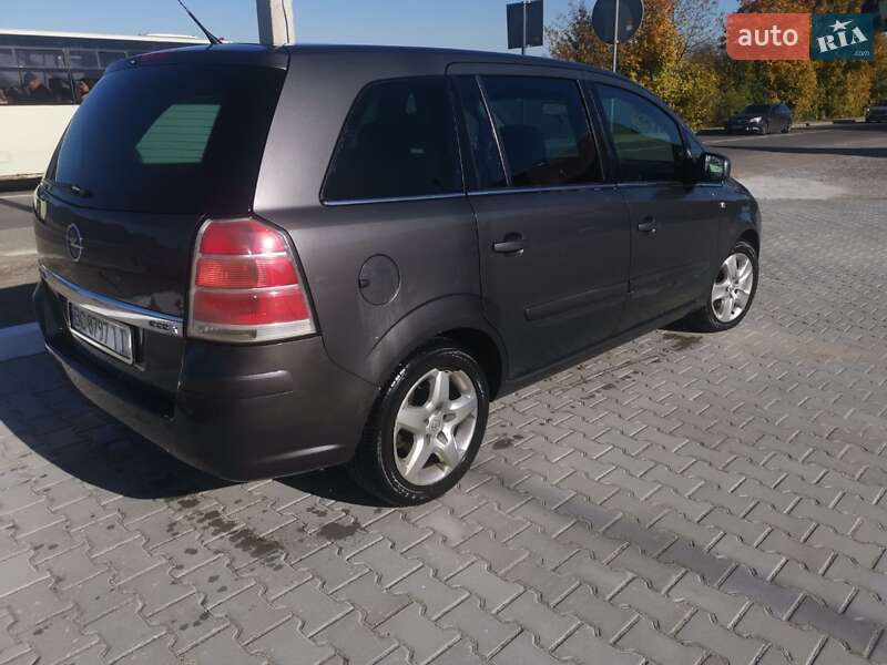 Мінівен Opel Zafira 2011 в Львові