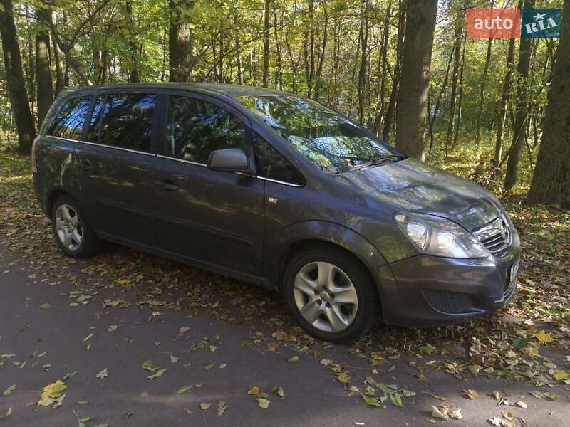 Мінівен Opel Zafira 2011 в Львові
