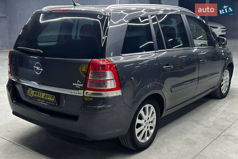 Минивэн Opel Zafira 2010 в Черновцах