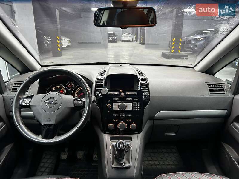 Минивэн Opel Zafira 2010 в Черновцах
