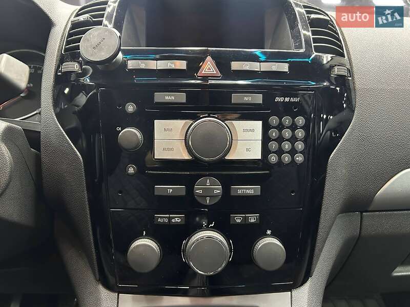 Минивэн Opel Zafira 2010 в Черновцах