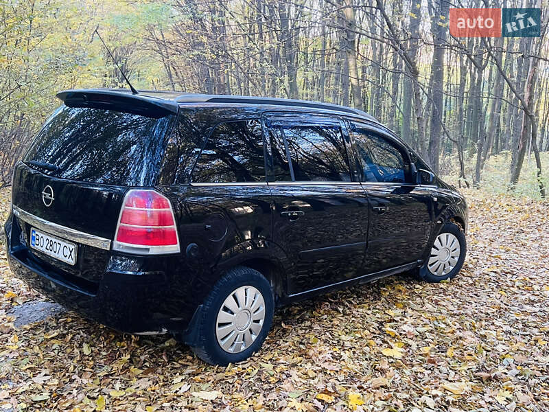 Минивэн Opel Zafira 2005 в Борщеве