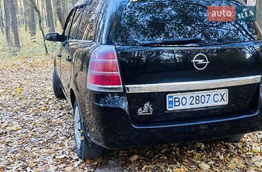 Минивэн Opel Zafira 2005 в 