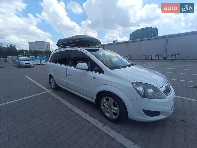 Минивэн Opel Zafira 2011 в Хмельнике фото 9 Минивэн Opel Zafira 2011 в Хмельнике