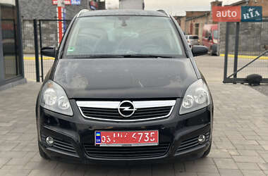 Минивэн Opel Zafira 2007 в 
