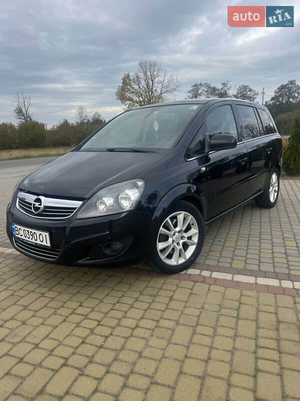 Минивэн Opel Zafira 2011 в Краковце фото 2 Минивэн Opel Zafira 2011 в Краковце