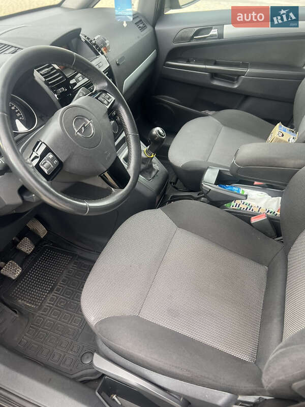 Минивэн Opel Zafira 2011 в Краковце фото 15 Минивэн Opel Zafira 2011 в Краковце