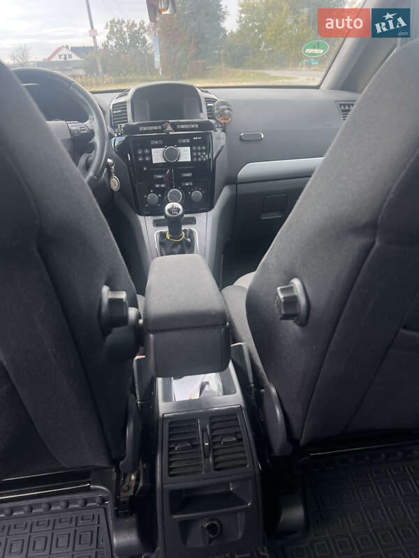 Минивэн Opel Zafira 2011 в Краковце фото 23 Минивэн Opel Zafira 2011 в Краковце