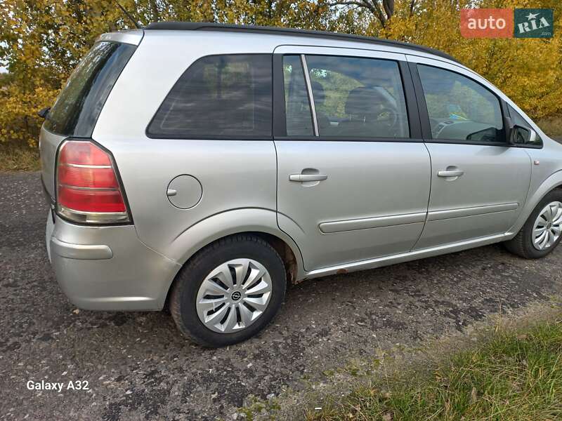 Минивэн Opel Zafira 2005 в Луцке
