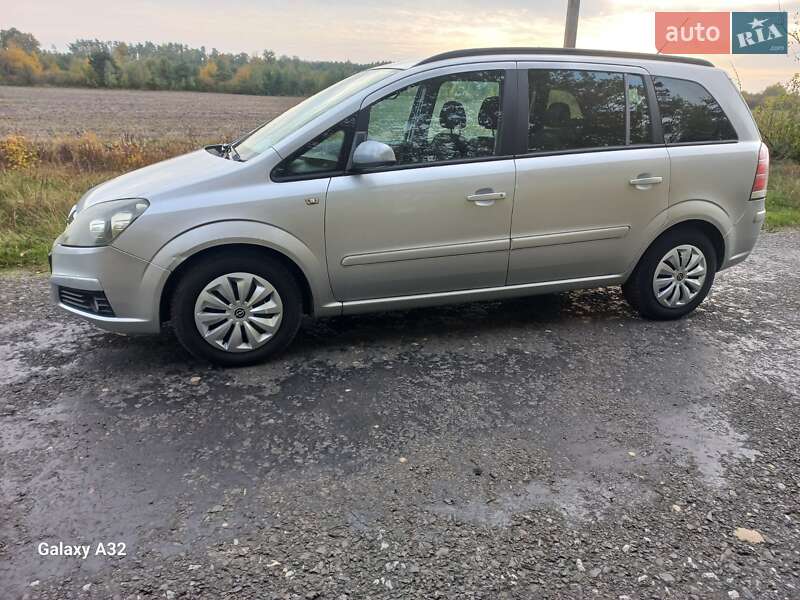Минивэн Opel Zafira 2005 в Луцке