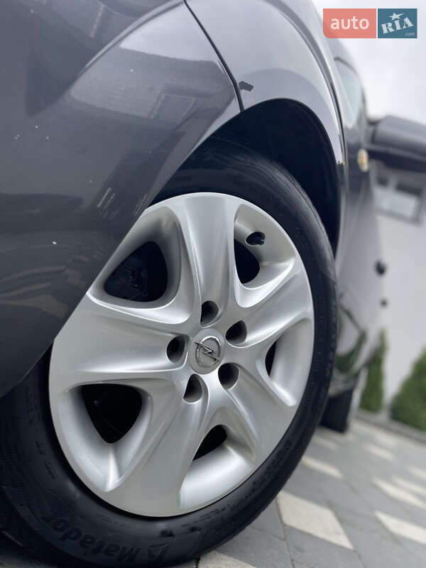 Мінівен Opel Zafira 2011 в Дрогобичі фото 18 Мінівен Opel Zafira 2011 в Дрогобичі