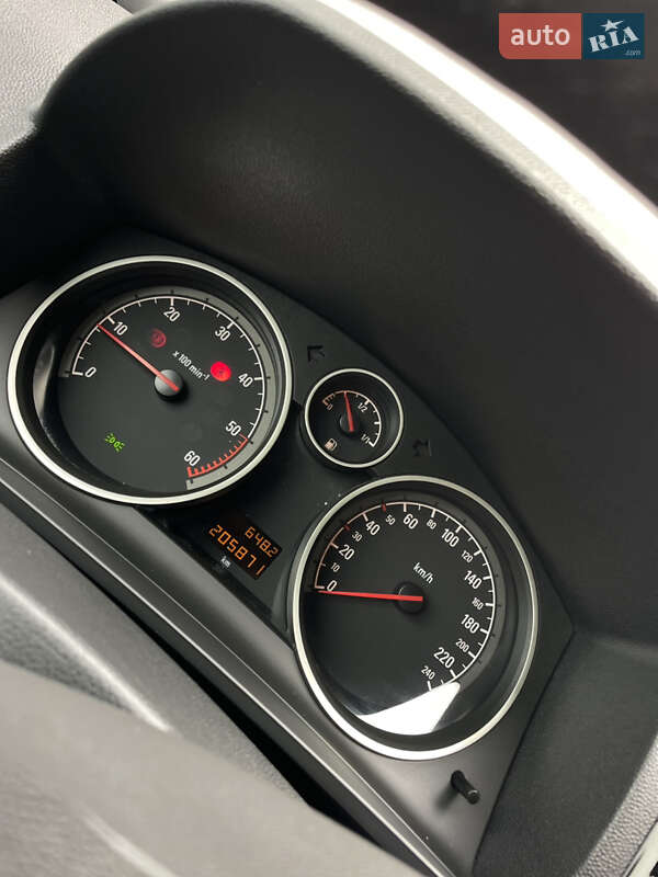 Мінівен Opel Zafira 2011 в Дрогобичі фото 45 Мінівен Opel Zafira 2011 в Дрогобичі