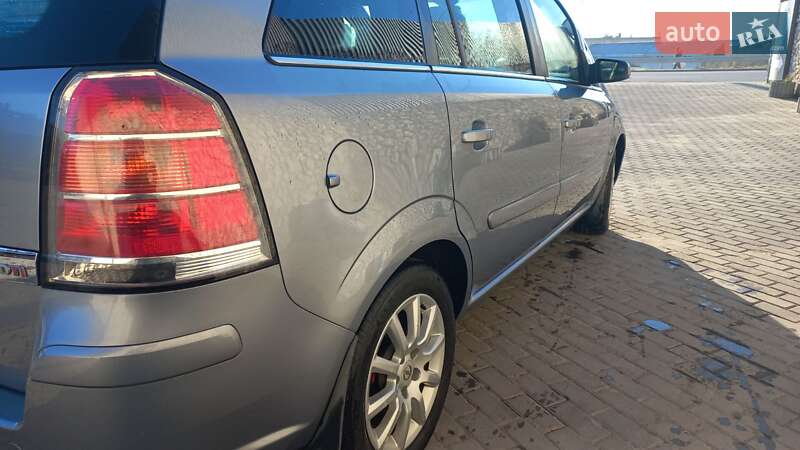 Минивэн Opel Zafira 2005 в Тернополе