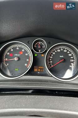 Мінівен Opel Zafira 2011 в  фото 21 Мінівен Opel Zafira 2011 в