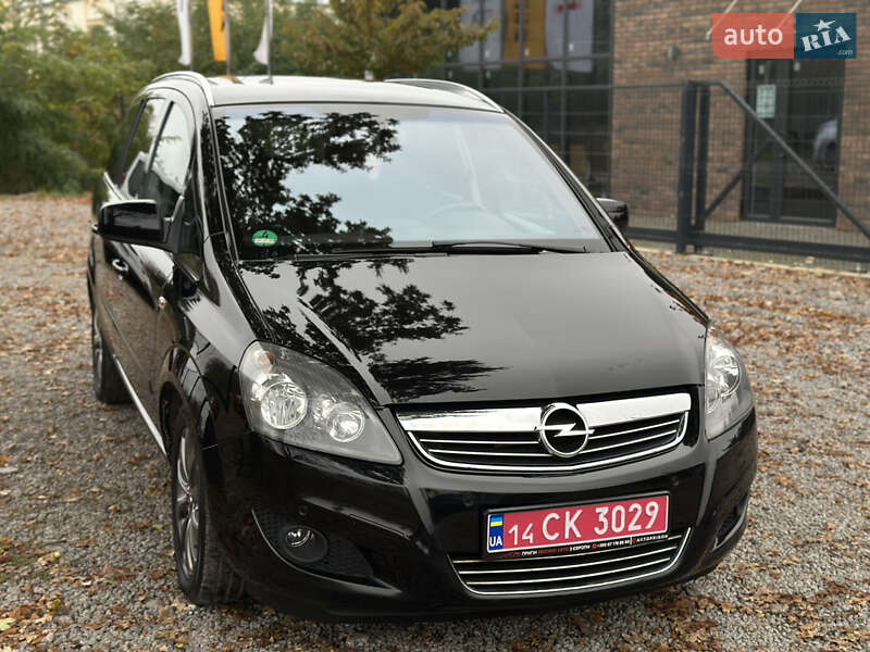 Минивэн Opel Zafira 2010 в Виннице