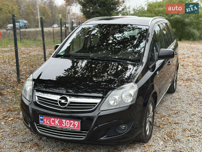 Минивэн Opel Zafira 2010 в Виннице