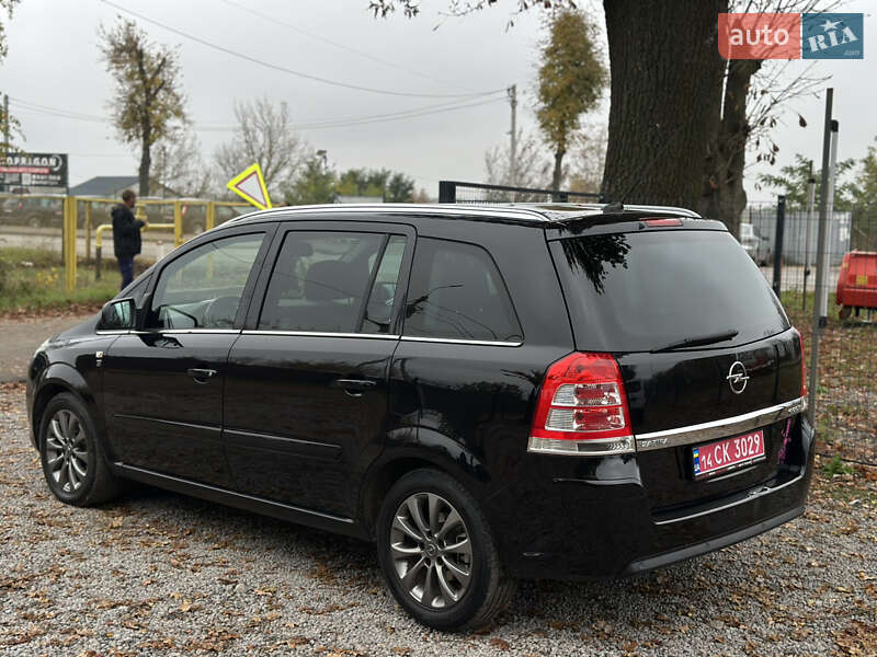 Минивэн Opel Zafira 2010 в Виннице