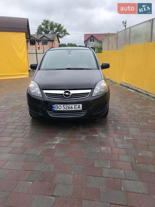 Opel Zafira 2010 Opel Zafira 2010