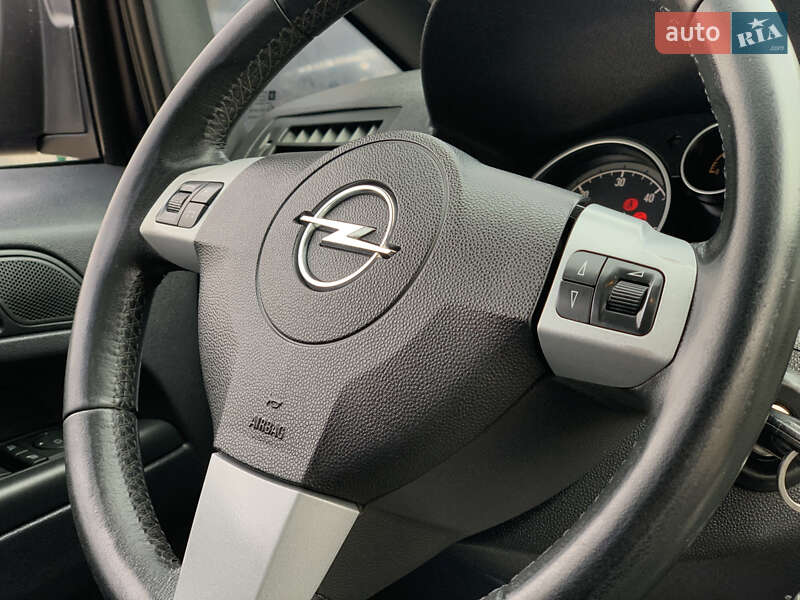 Минивэн Opel Zafira 2011 в Бердичеве фото 35 Минивэн Opel Zafira 2011 в Бердичеве
