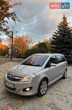 Минивэн Opel Zafira 2008 в Ровно