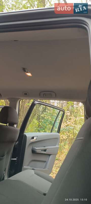 Минивэн Opel Zafira 2009 в Коростене