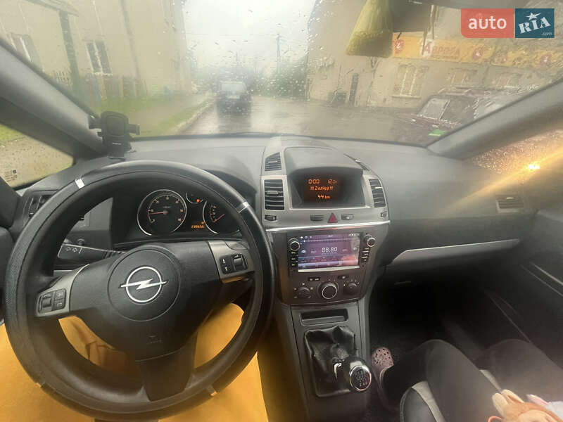 Минивэн Opel Zafira 2006 в Подкамне фото 6 Минивэн Opel Zafira 2006 в Подкамне