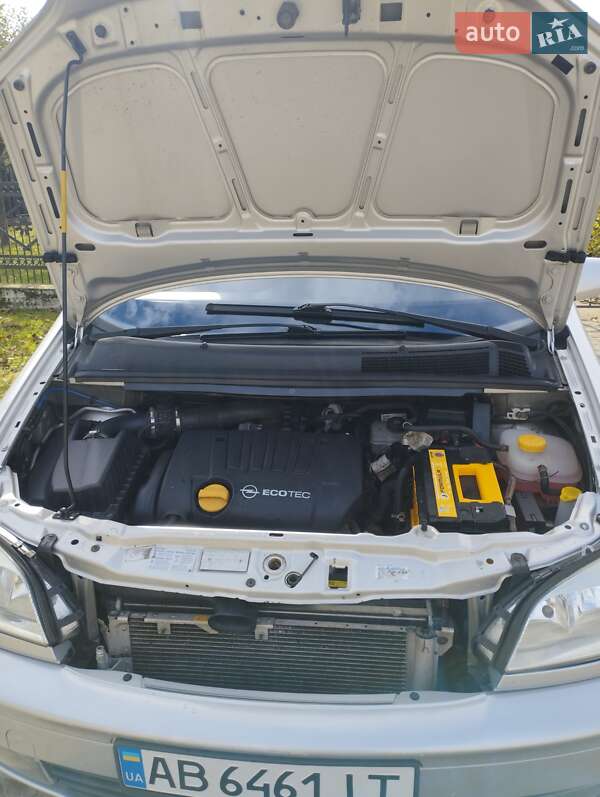 Минивэн Opel Zafira 2004 в Виннице