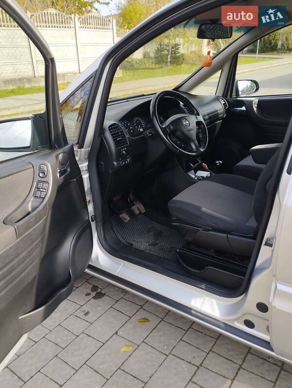 Минивэн Opel Zafira 2004 в Виннице