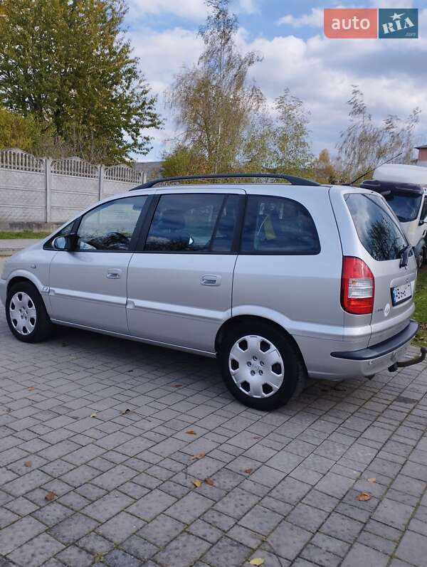 Минивэн Opel Zafira 2004 в Виннице