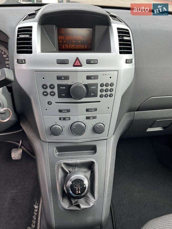 Минивэн Opel Zafira 2011 в Кривом Роге