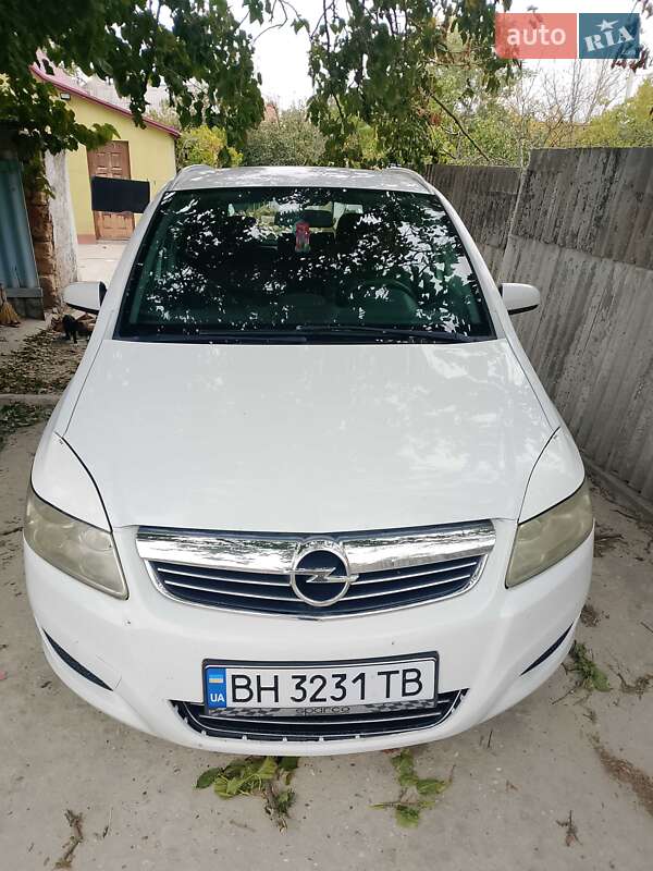 Мінівен Opel Zafira 2008 в Сараті