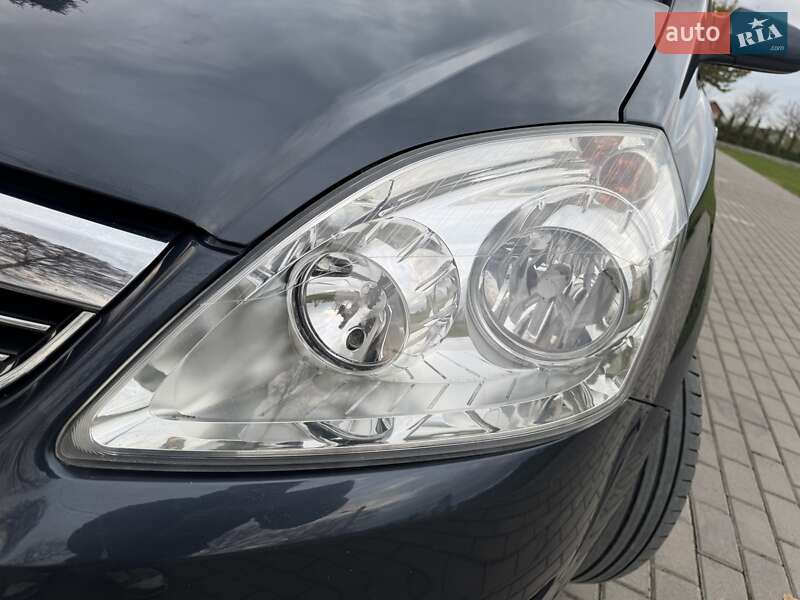 Минивэн Opel Zafira 2010 в Дрогобыче