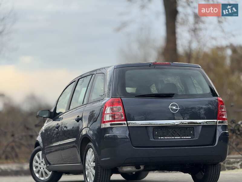 Минивэн Opel Zafira 2010 в Дрогобыче