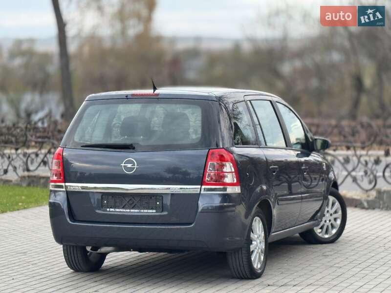 Минивэн Opel Zafira 2010 в Дрогобыче