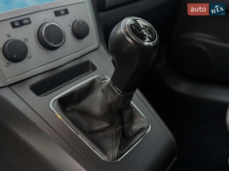 Минивэн Opel Zafira 2010 в Дрогобыче