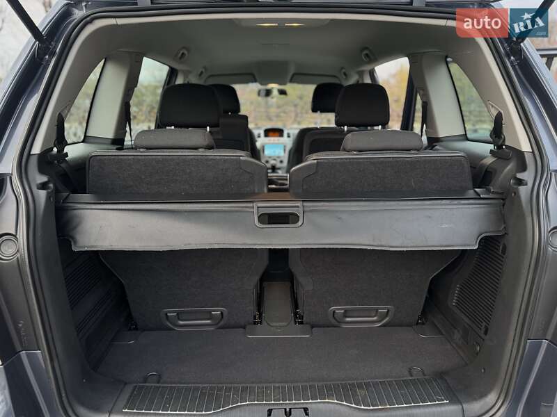Минивэн Opel Zafira 2010 в Дрогобыче