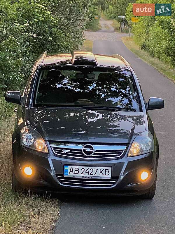 Мінівен Opel Zafira 2010 в Вінниці