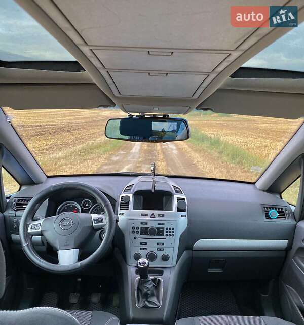 Мінівен Opel Zafira 2010 в Вінниці