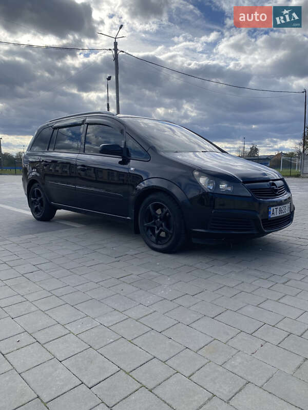 Минивэн Opel Zafira 2006 в Ивано-Франковске