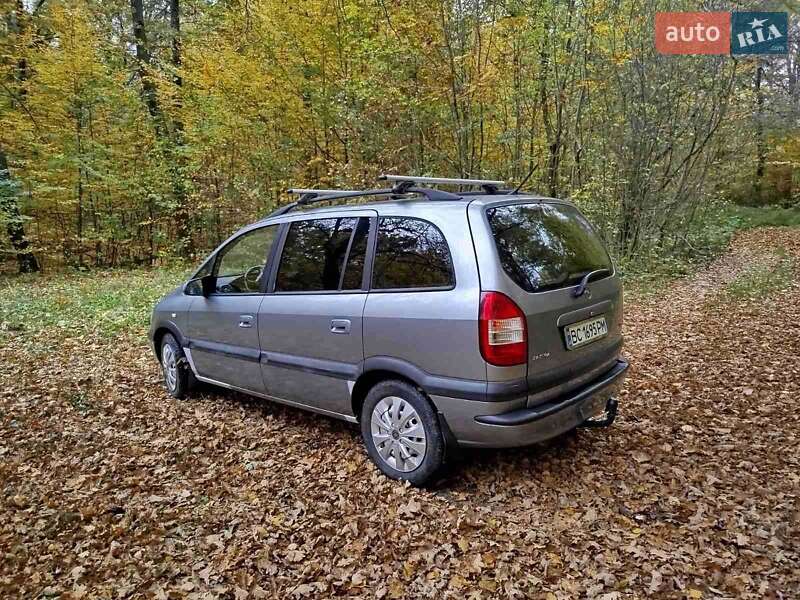 Минивэн Opel Zafira 2003 в Бориславе