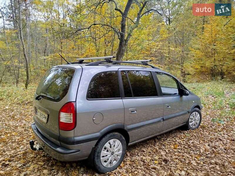 Минивэн Opel Zafira 2003 в Бориславе