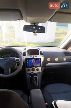 Мінівен Opel Zafira 2008 в Чернівцях