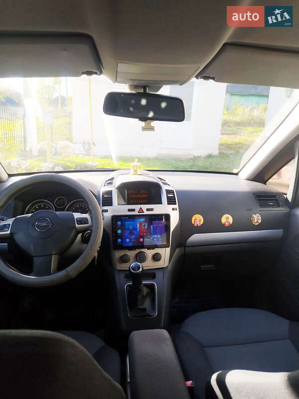 Минивэн Opel Zafira 2008 в Черновцах фото Минивэн Opel Zafira 2008 в Черновцах