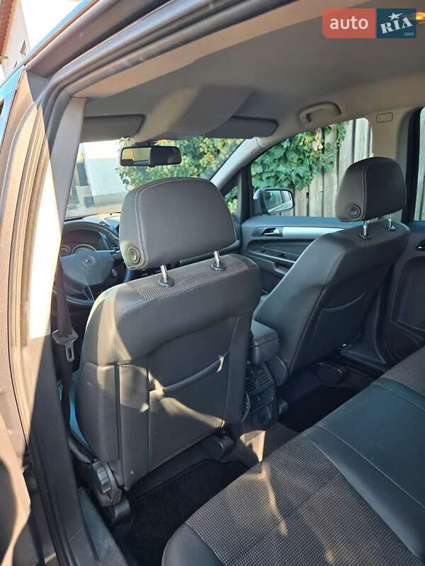 Минивэн Opel Zafira 2010 в Белой Церкви