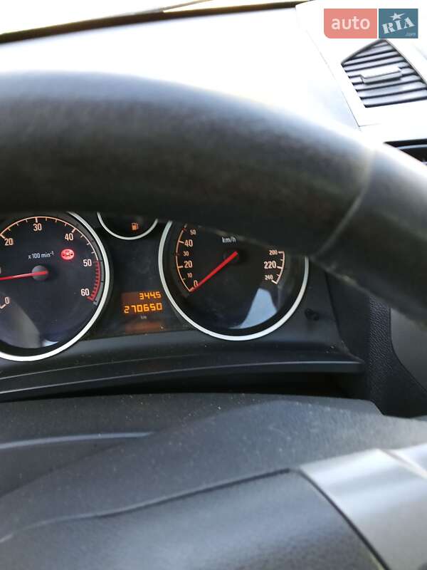 Минивэн Opel Zafira 2006 в Каменец-Подольском