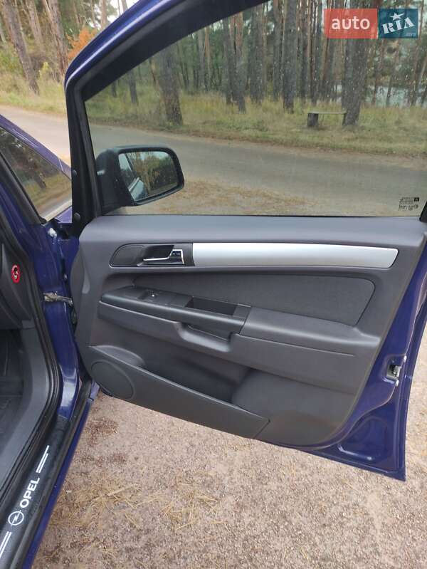 Минивэн Opel Zafira 2012 в Коростене фото 25 Минивэн Opel Zafira 2012 в Коростене