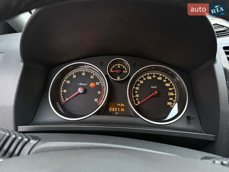 Мінівен Opel Zafira 2011 в Тернополі