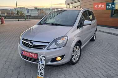 Минивэн Opel Zafira 2012 в Могилев-Подольске